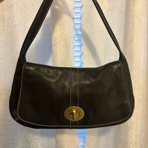 ✨SOLD Classic Black Leather Shoulder Bag with Gold Turn-Lock
